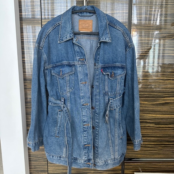 Levi's Jackets & Blazers - #B7 Levis Belted Trucker Jacket Sz S Oversized Drop Shoulder Boyrfriend Style